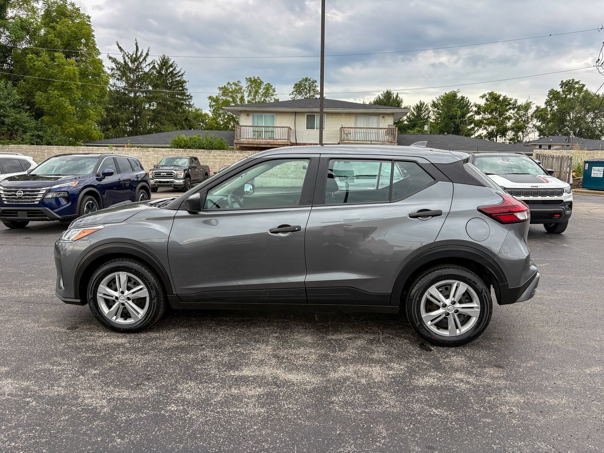 Used 2024 Nissan Kicks S FWD image 7