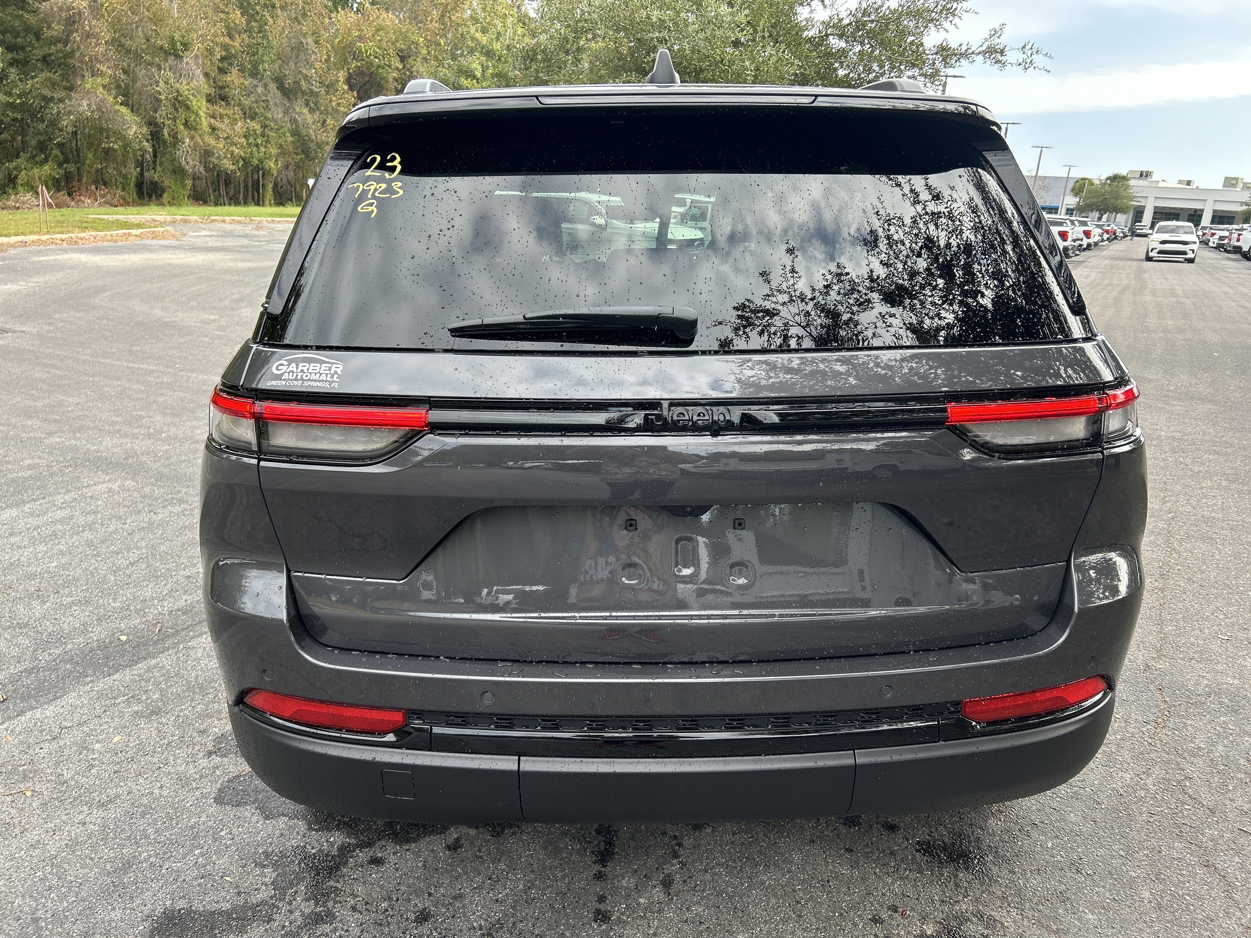New 2025 Jeep Grand Cherokee Altitude image 6