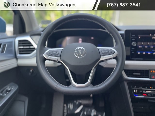 New 2025 Volkswagen Taos SE image 30