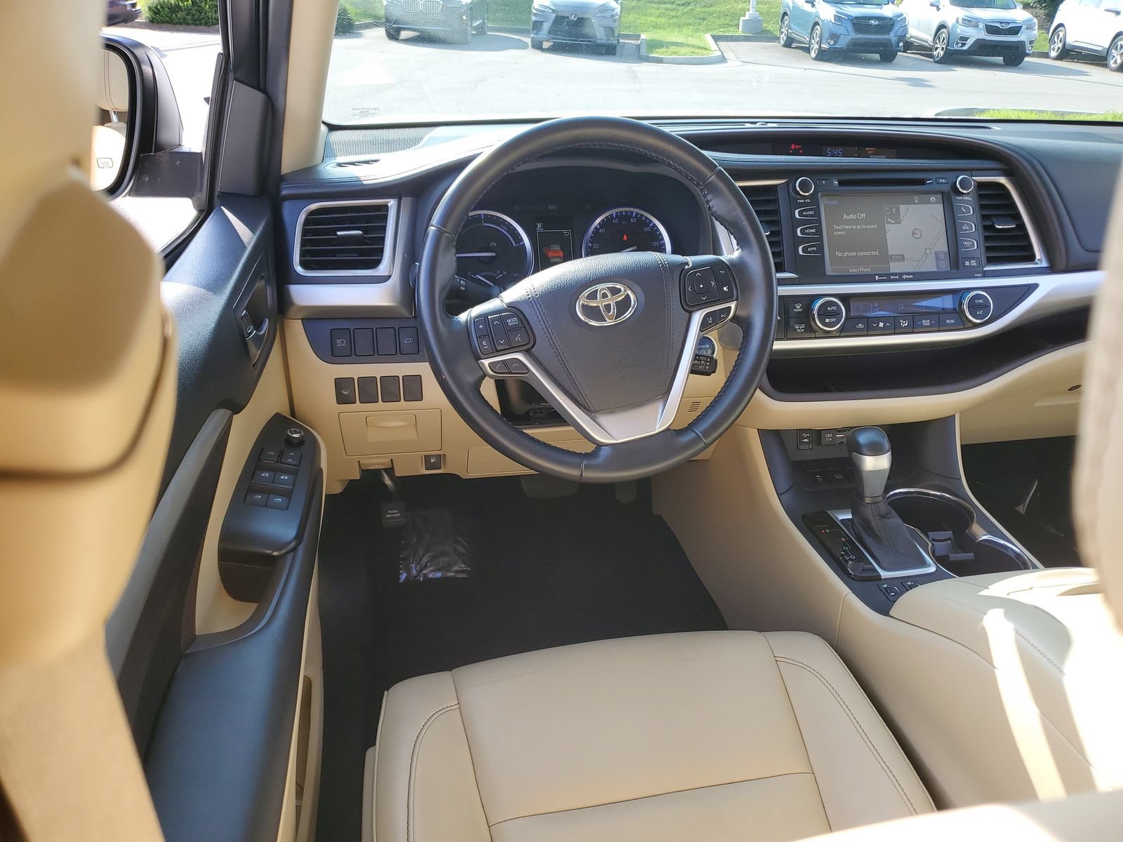 Used 2019 Toyota Highlander XLE AWD/4WD image 10