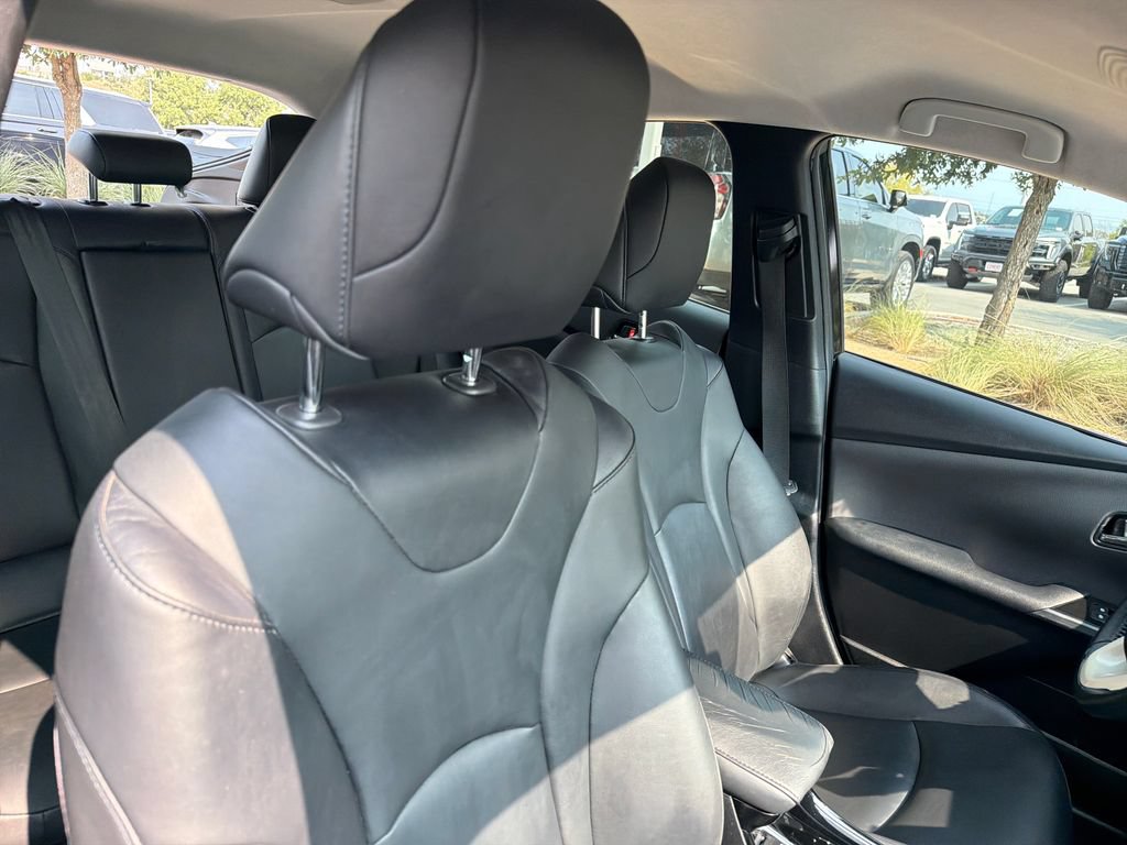 Used 2017 Toyota Prius Four FWD image 38