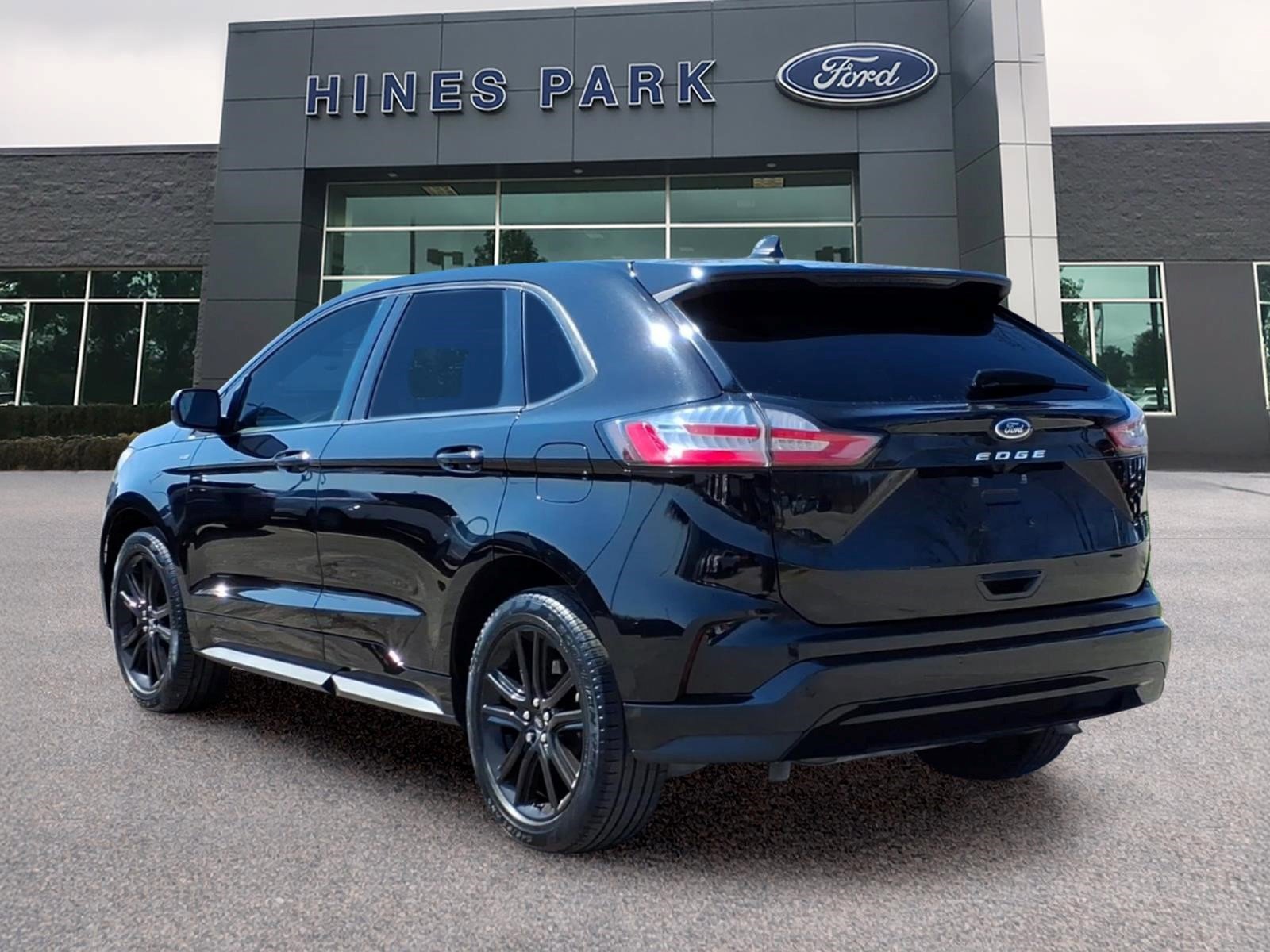 Used 2024 Ford Edge ST-Line image 5