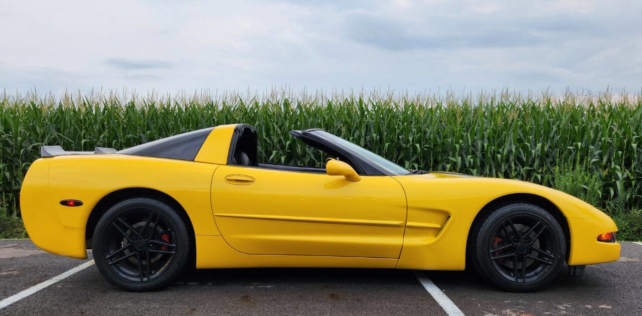 Used 2002 Chevrolet Corvette Coupe w/ Preferred Equipment Group2 image 5