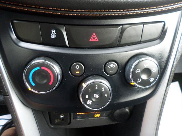 Used 2020 Chevrolet Trax LT AWD/4WD image 16