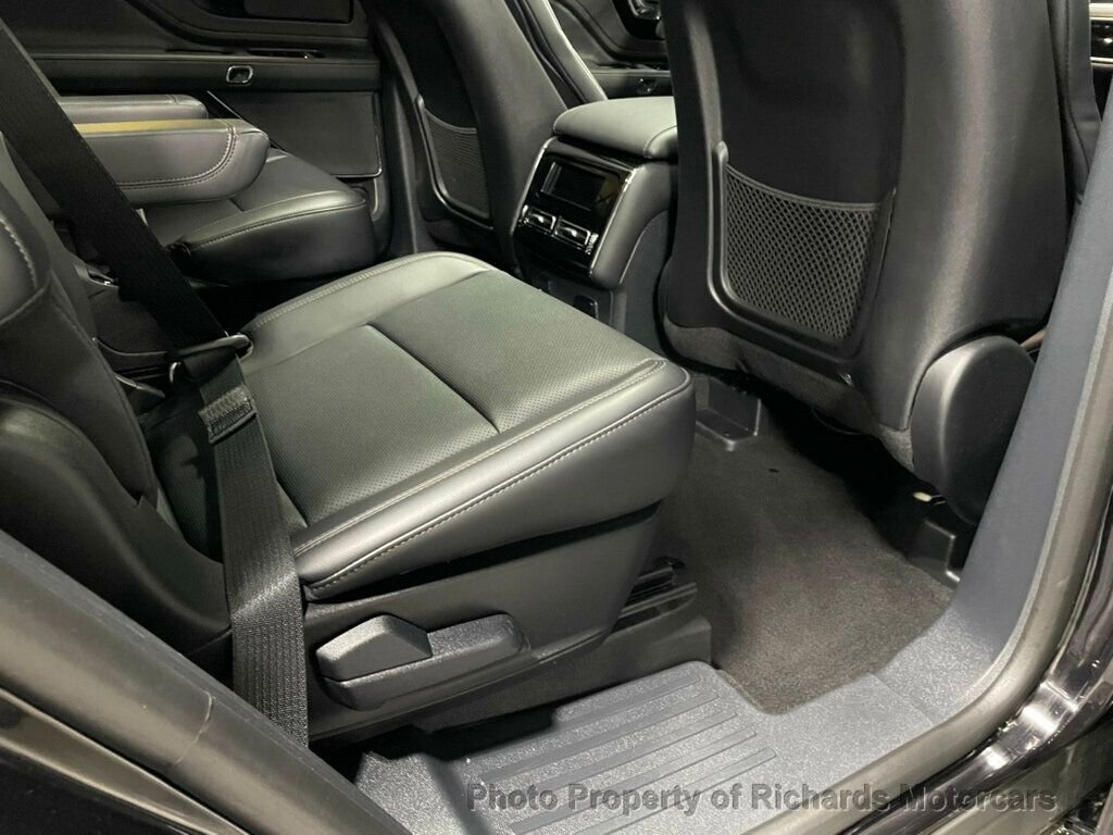 Used 2025 Lincoln Aviator AWD w/ Jet Appearance Package image 20