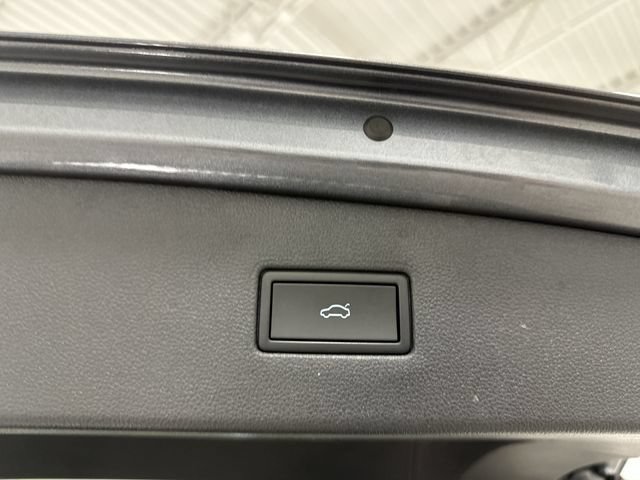 Used 2024 Volkswagen Tiguan SE FWD image 26