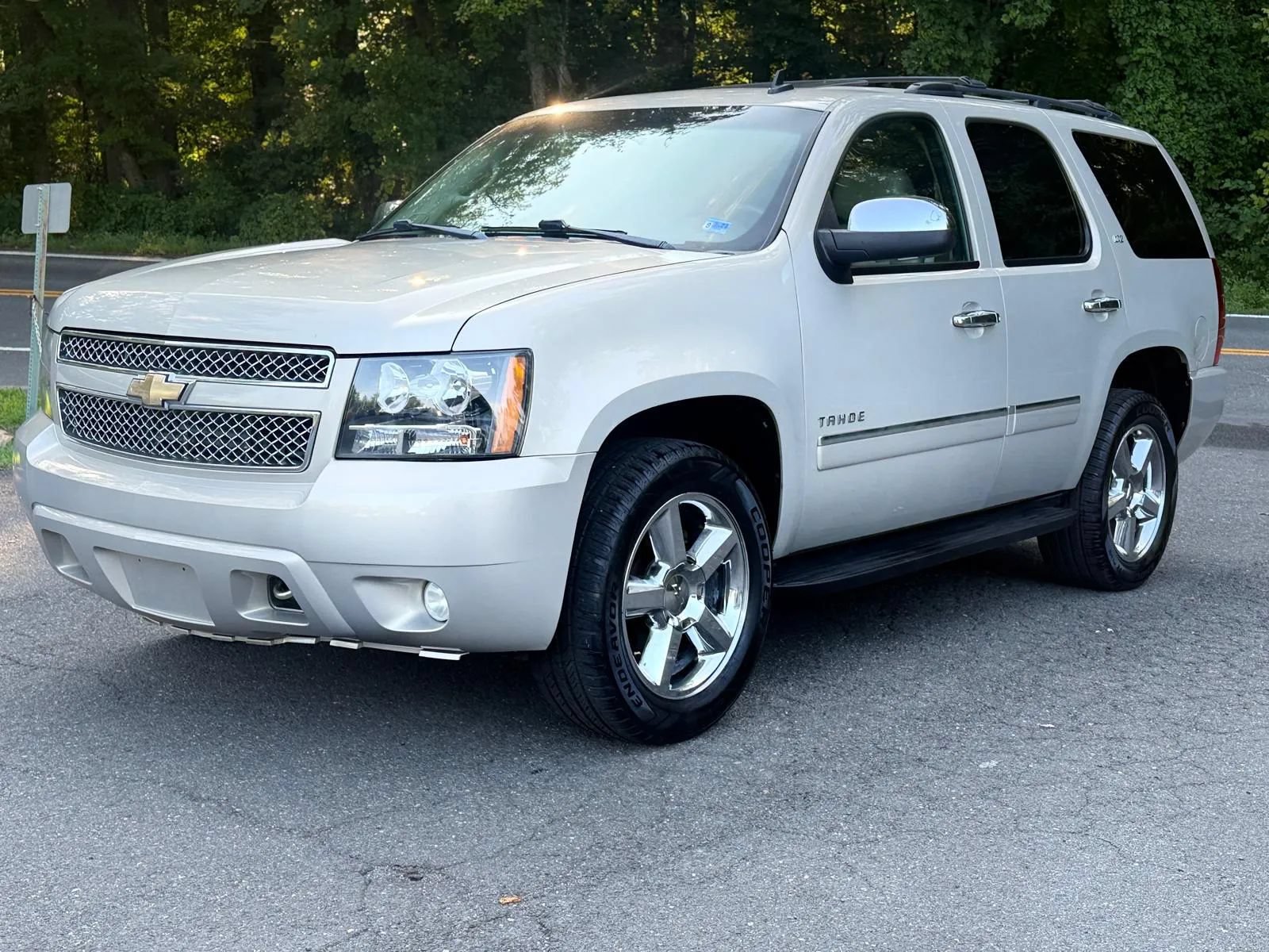 Used 2011 Chevrolet Tahoe LTZ AWD/4WD image 3