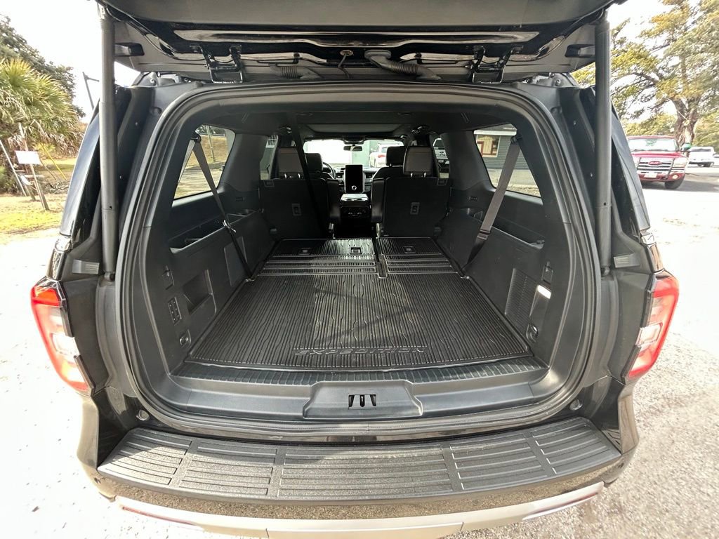 Used 2024 Ford Expedition Max Platinum image 11