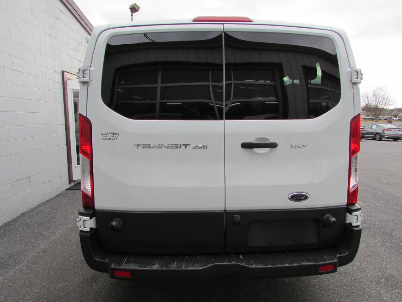 Used 2015 Ford Transit 350 XLT RWD image 3
