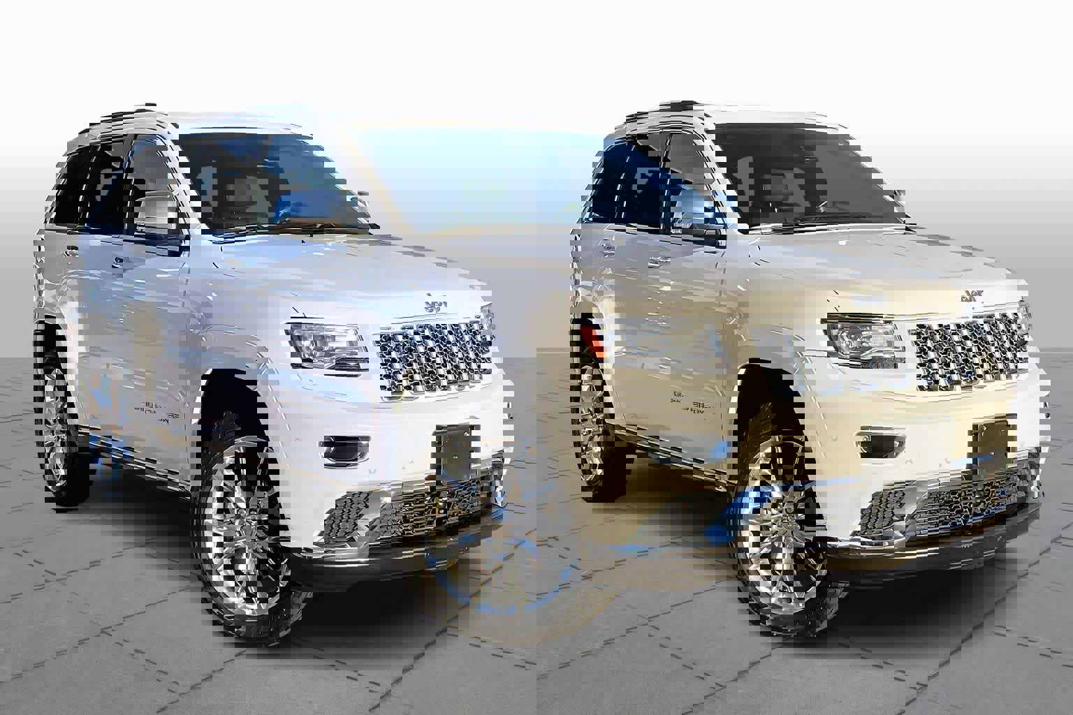 Used 2014 Jeep Grand Cherokee Summit image 3