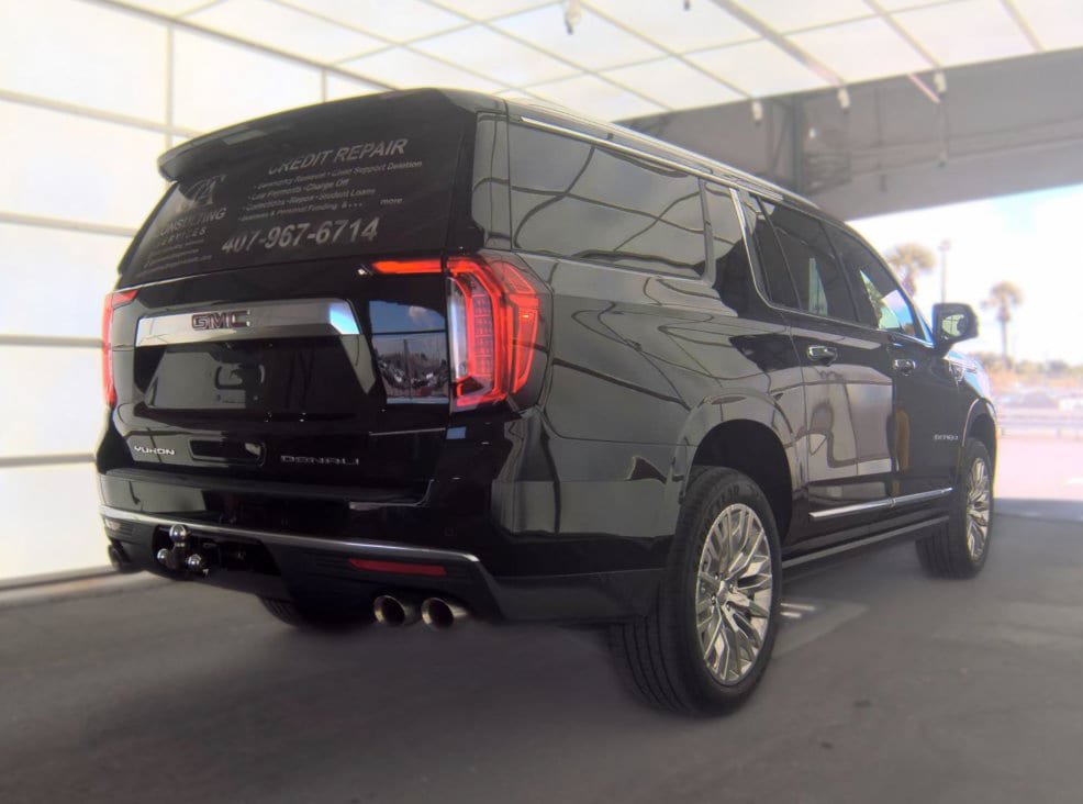 Used 2023 GMC Yukon XL Denali w/ Max Trailering Package AWD/4WD image 2