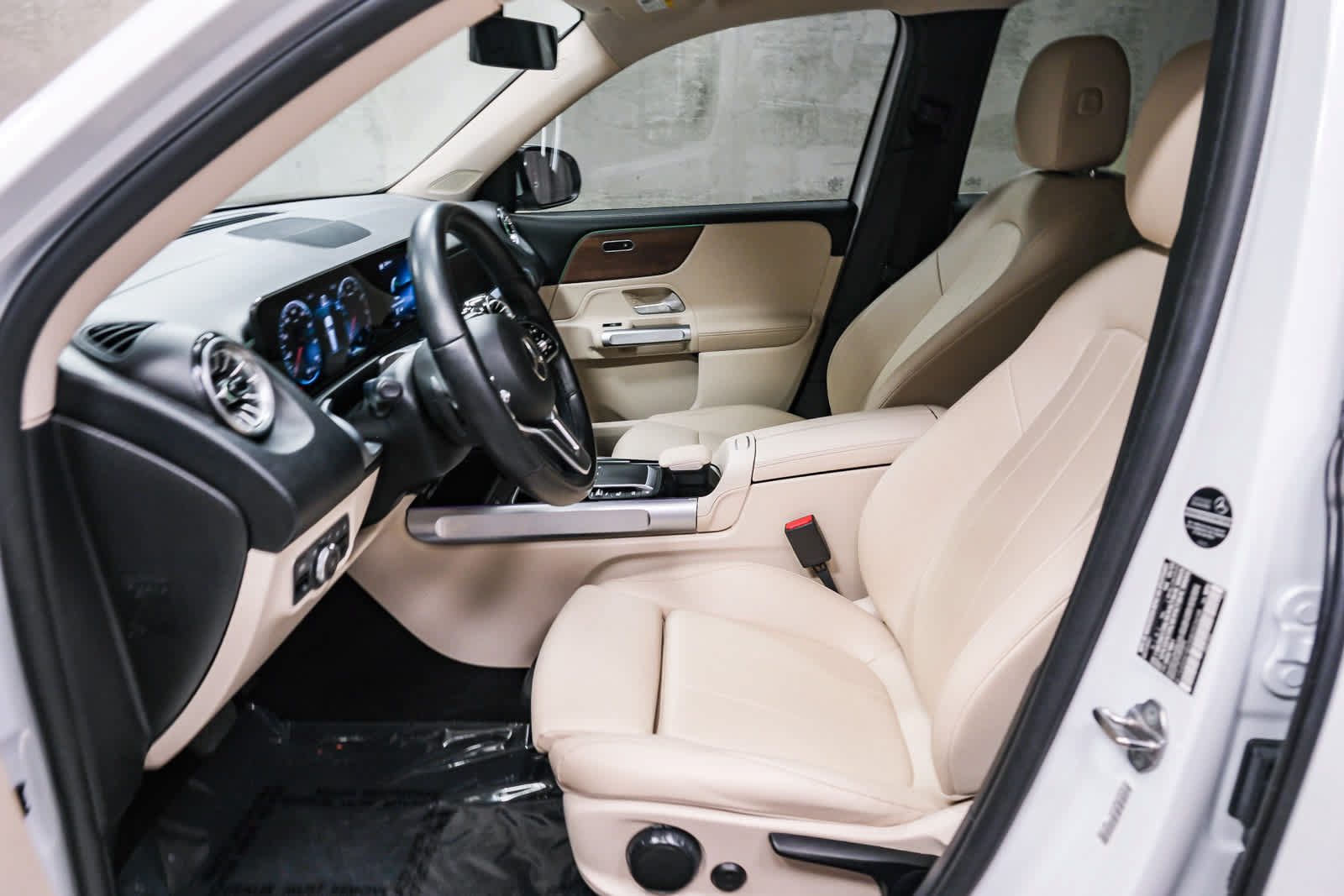 Used 2022 Mercedes-Benz GLB 250 4MATIC image 24