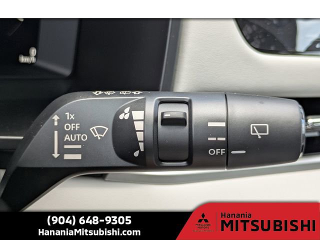 New 2025 Mitsubishi Outlander SE image 29