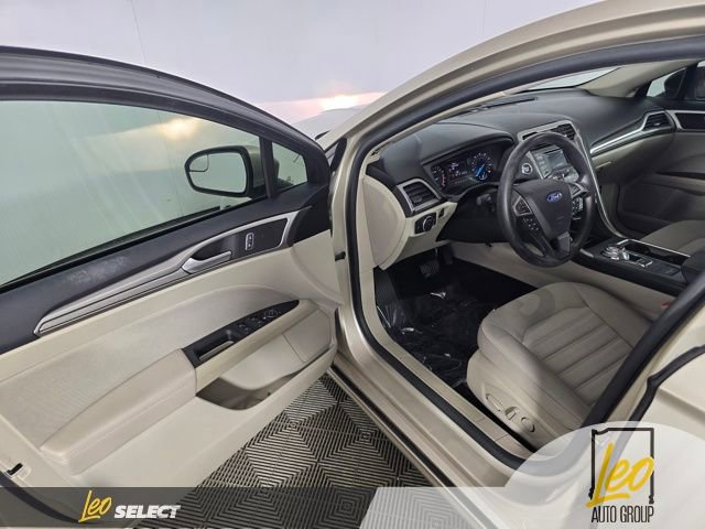 Used 2018 Ford Fusion SE image 7