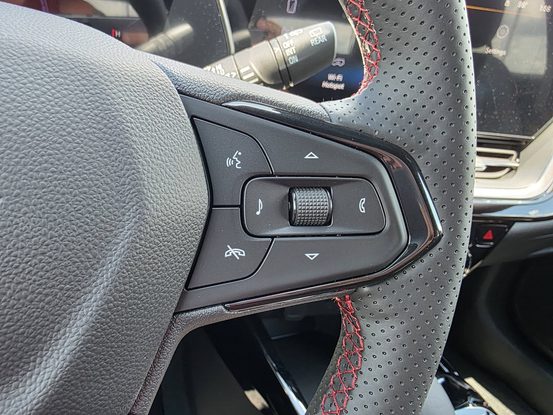 New 2026 Chevrolet Trax RS w/ Driver Confidence Package FWD image 21