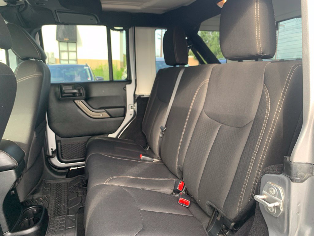 Used 2018 Jeep Wrangler Unlimited Sport AWD/4WD image 12