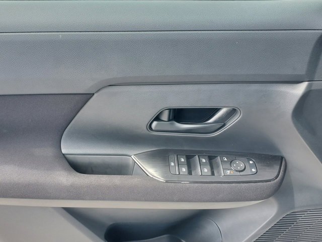 New 2025 Nissan Kicks S image 13