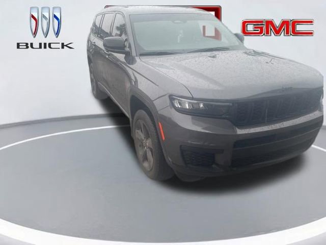 Used 2025 Jeep Grand Cherokee L Altitude RWD image 9