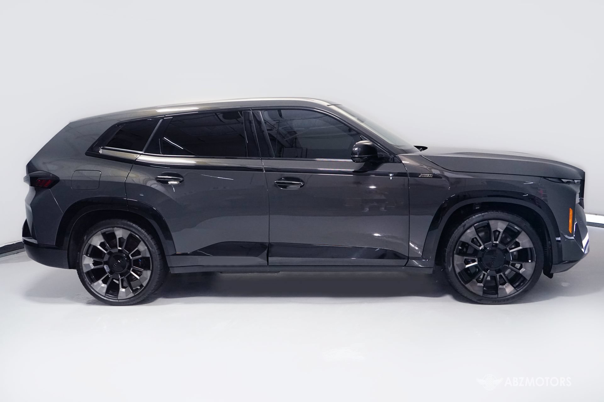 Used 2023 BMW XM AWD/4WD image 3