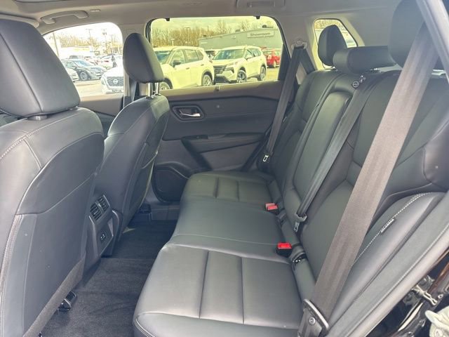 Used 2023 Nissan Rogue SV w/ SV Premium B Package AWD/4WD image 18