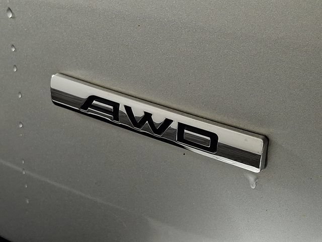 Used 2012 Hyundai Santa Fe SE AWD/4WD image 30