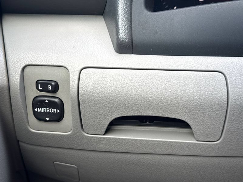 Used 2009 Toyota Camry XLE FWD image 27