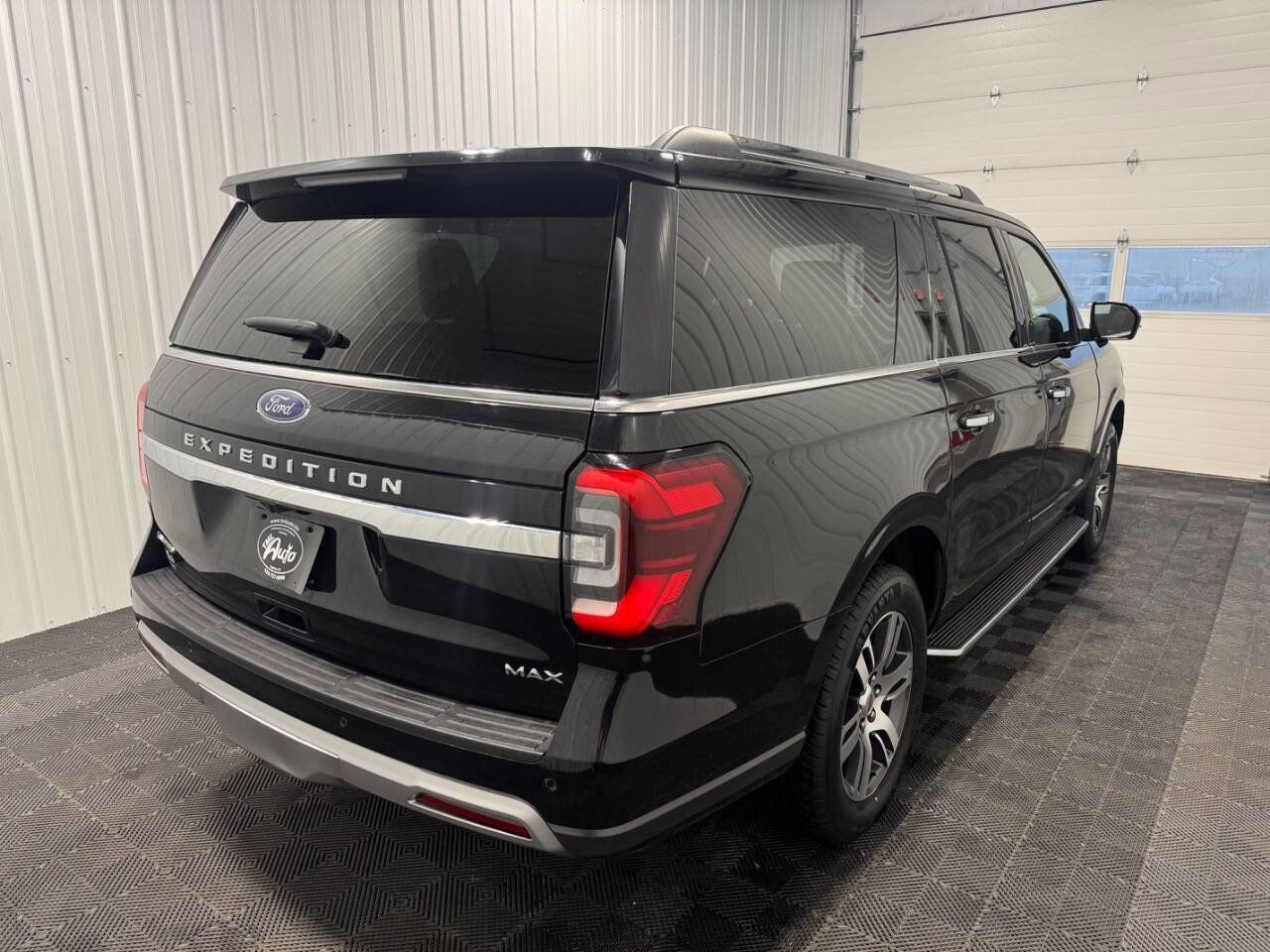 Used 2022 Ford Expedition Max Limited AWD/4WD image 3