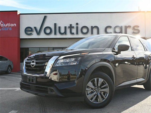 Used 2024 Nissan Pathfinder S image 7
