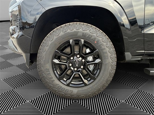 New 2025 Chevrolet Colorado Z71 w/ Midnight Edition image 9