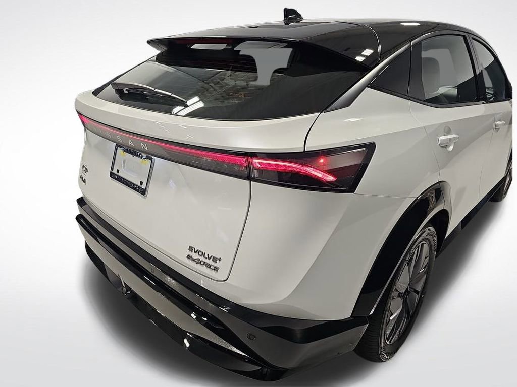 Used 2023 Nissan Ariya AWD image 12