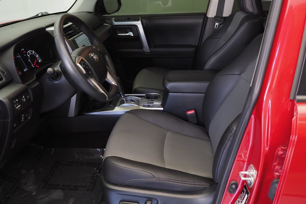 Used 2022 Toyota 4Runner SR5 Premium w/ Moonroof Package AWD/4WD image 8