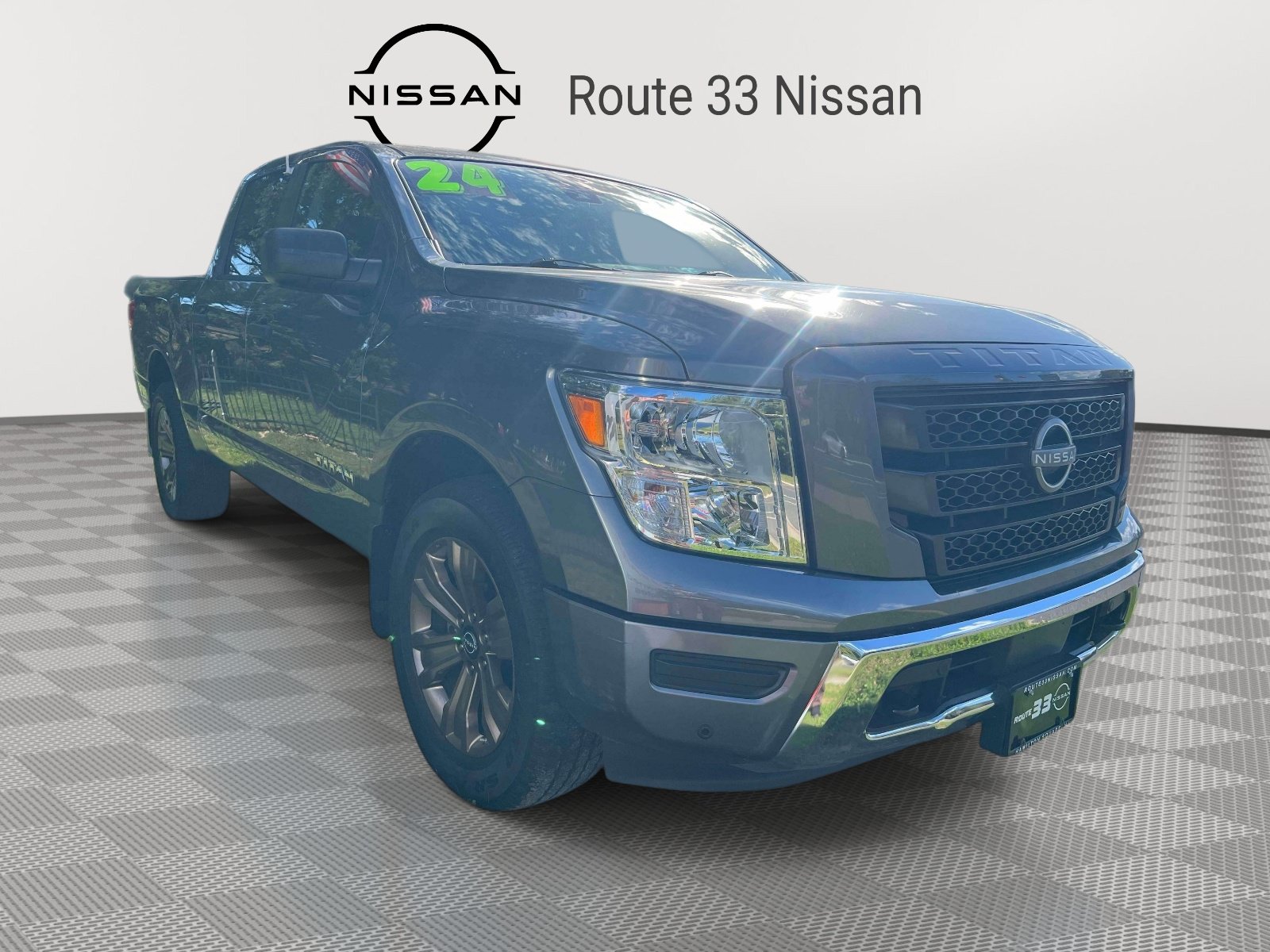 Used 2024 Nissan Titan SV w/ SV Convenience Package AWD/4WD image 2
