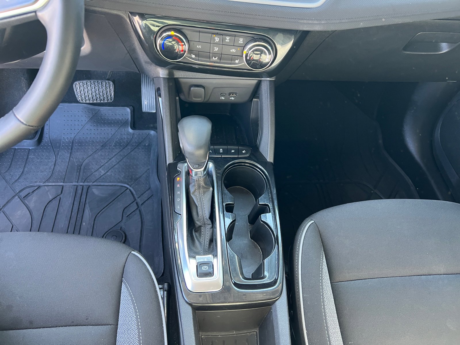 Used 2024 Chevrolet TrailBlazer LT w/ LT Cold Weather Package image 19