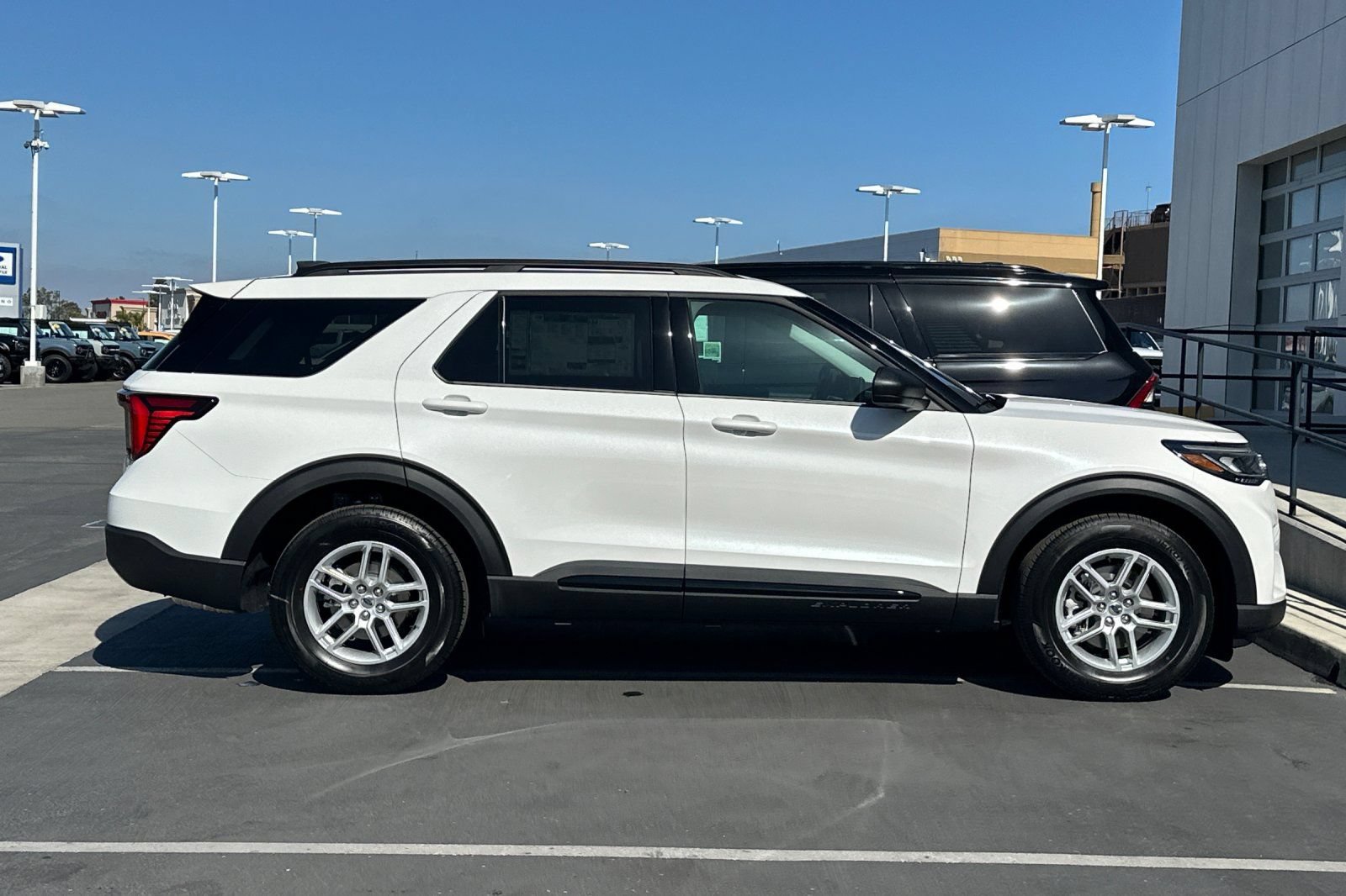 New 2026 Ford Explorer Active w/ Active Comfort Package RWD image 2
