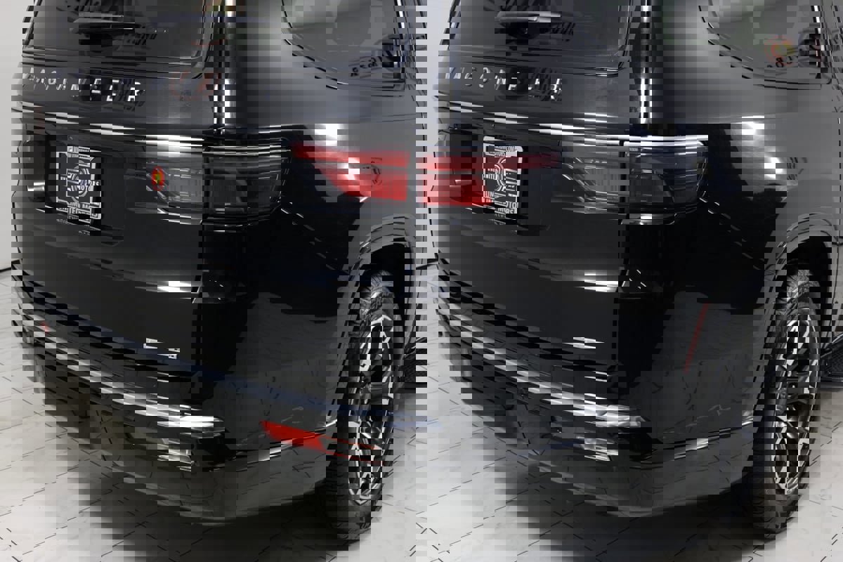 Used 2024 Jeep Wagoneer L Series III w/ Flexible Seating Group image 49