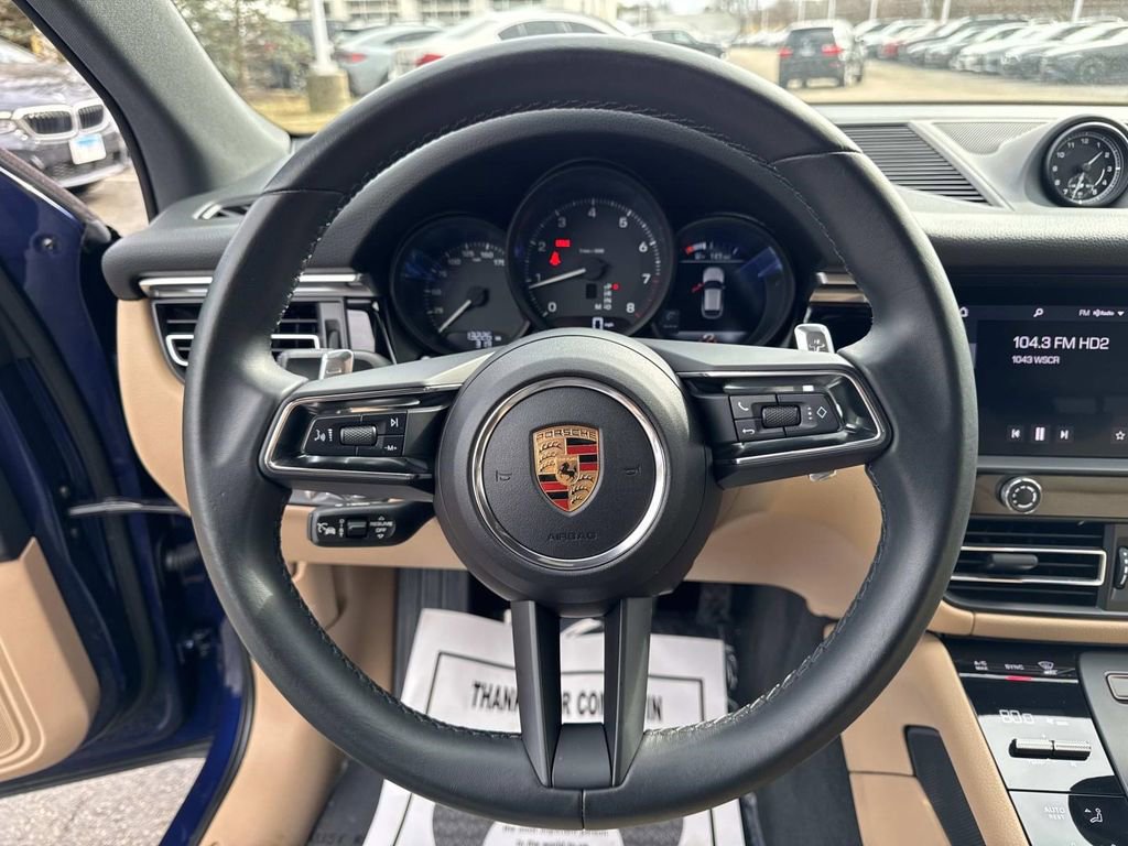 Used 2024 Porsche Macan AWD/4WD image 29