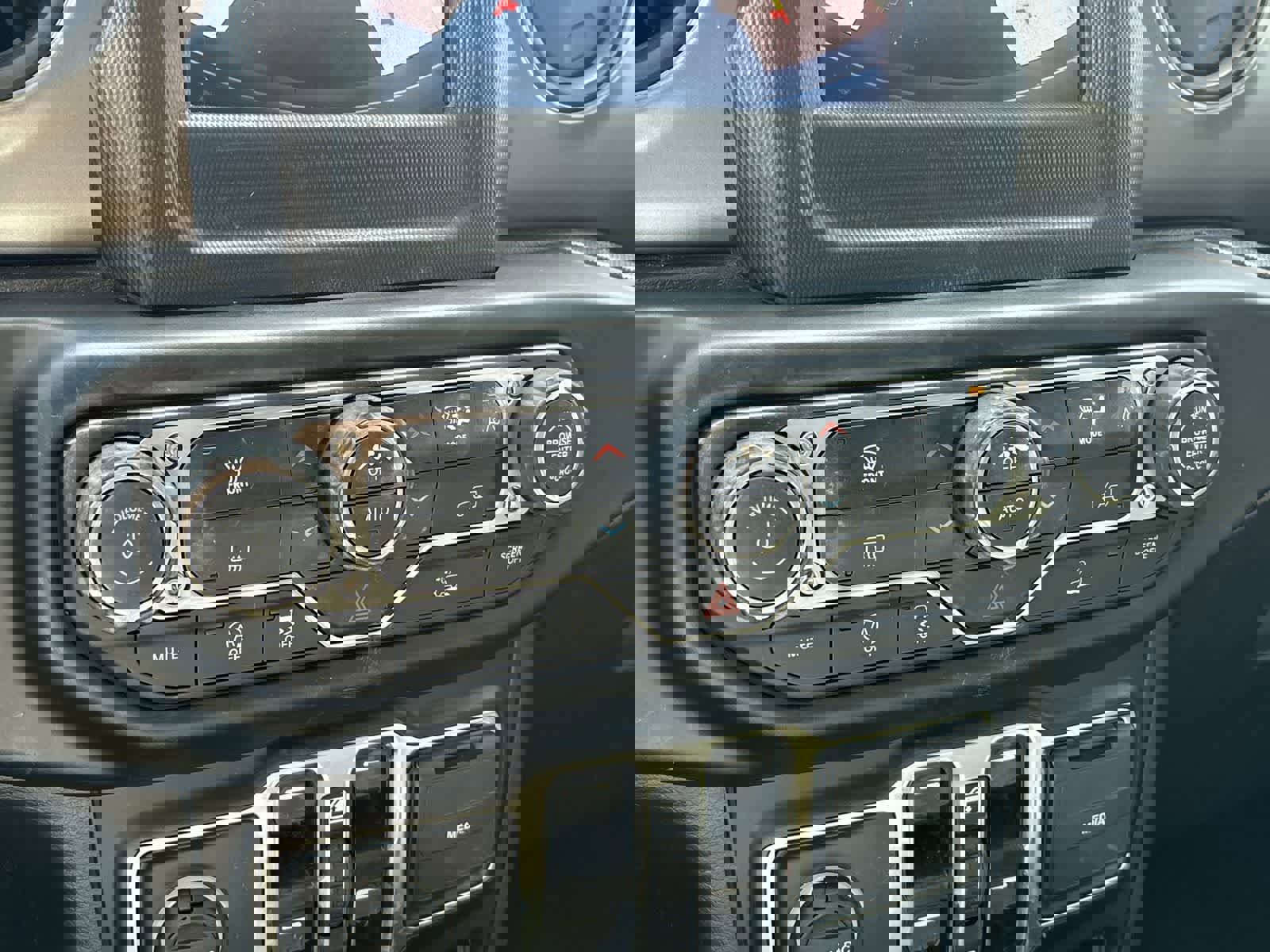 Used 2022 Jeep Wrangler Unlimited Sport image 21