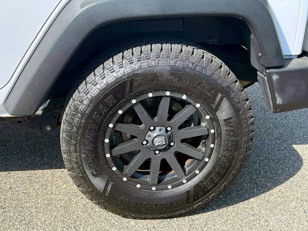 Certified 2017 Jeep Wrangler Unlimited Sport w/ Connectivity Group AWD/4WD image 15