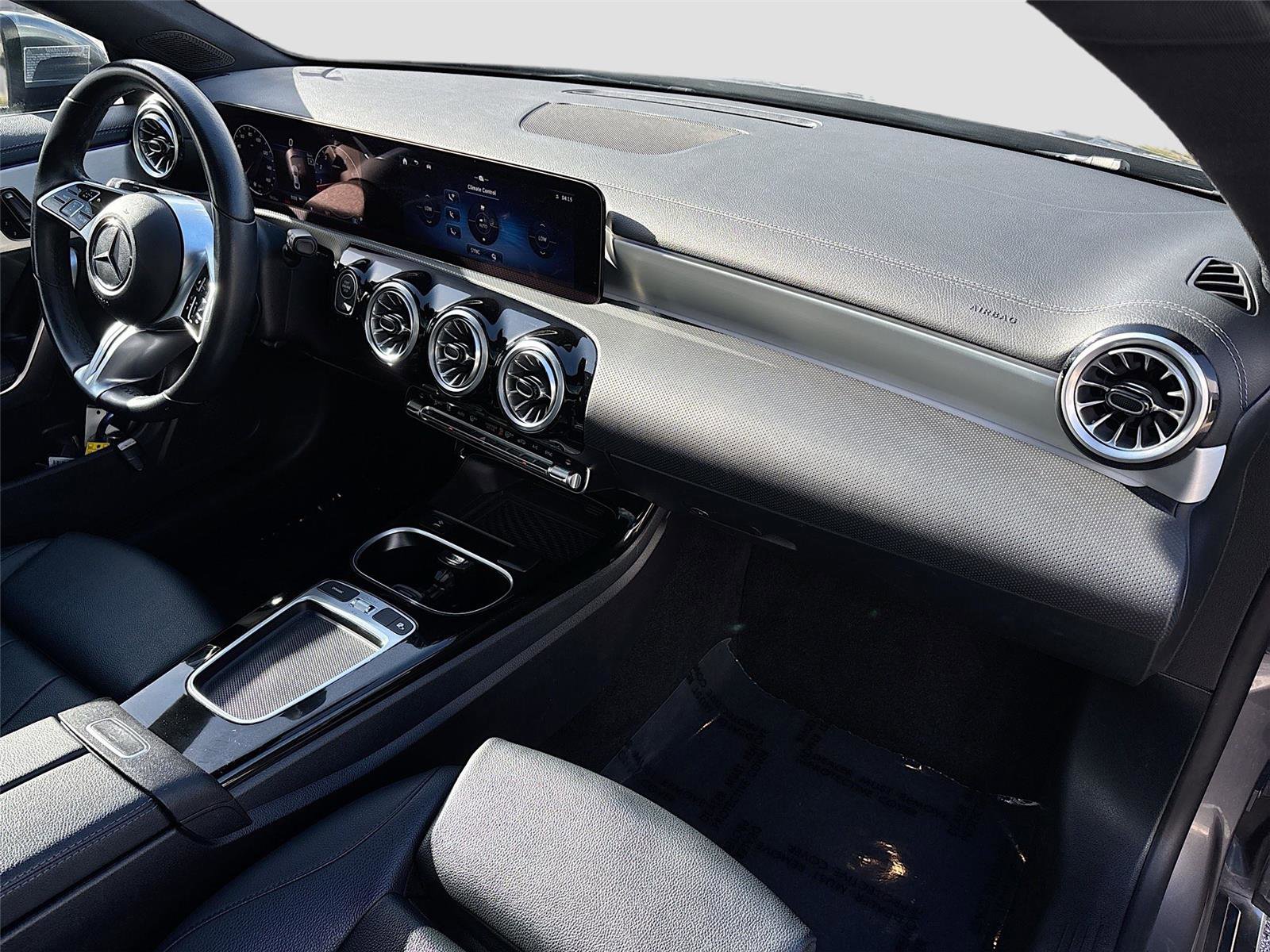 Used 2025 Mercedes-Benz CLA 250 image 30