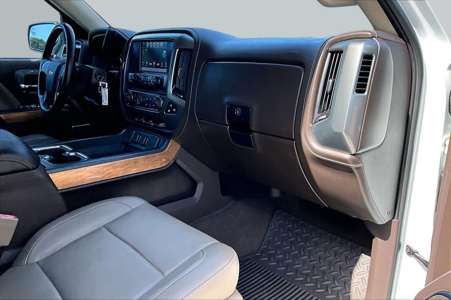 Used 2018 Chevrolet Silverado 1500 LTZ RWD image 19