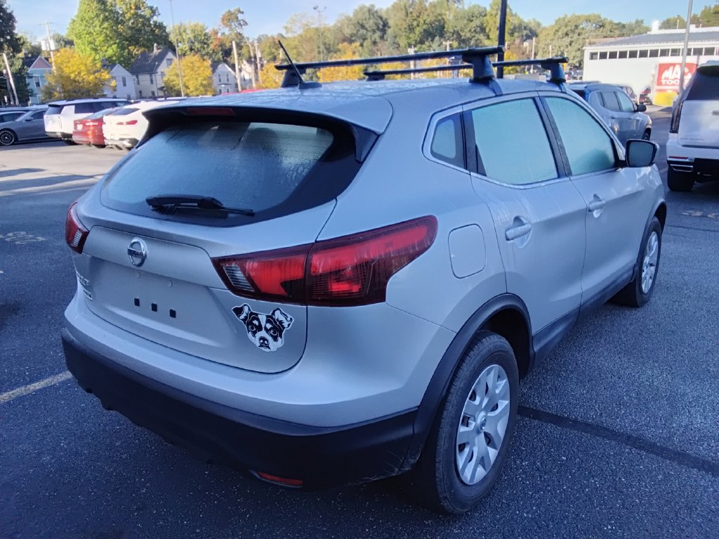 Used 2019 Nissan Rogue Sport S FWD image 6