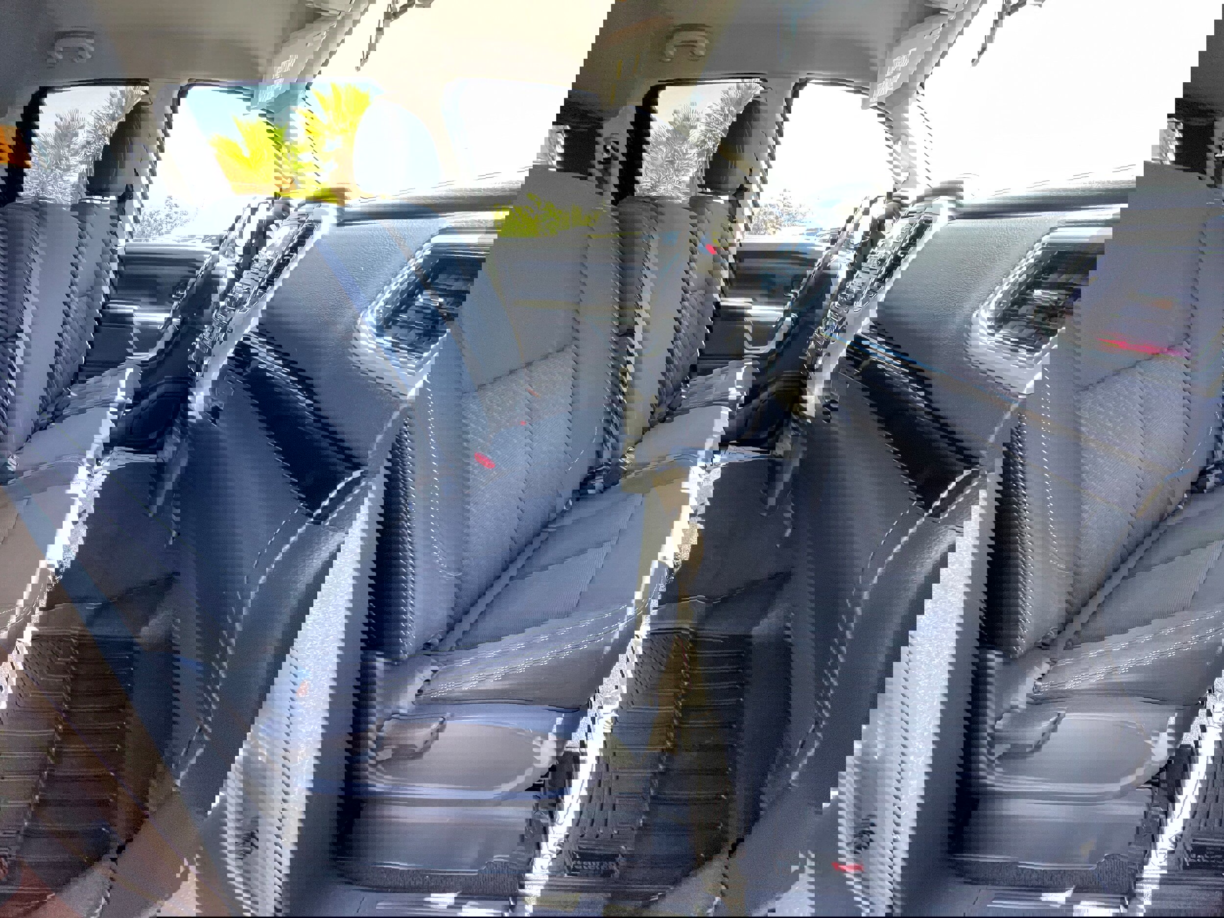 Used 2018 Nissan Titan SV image 29