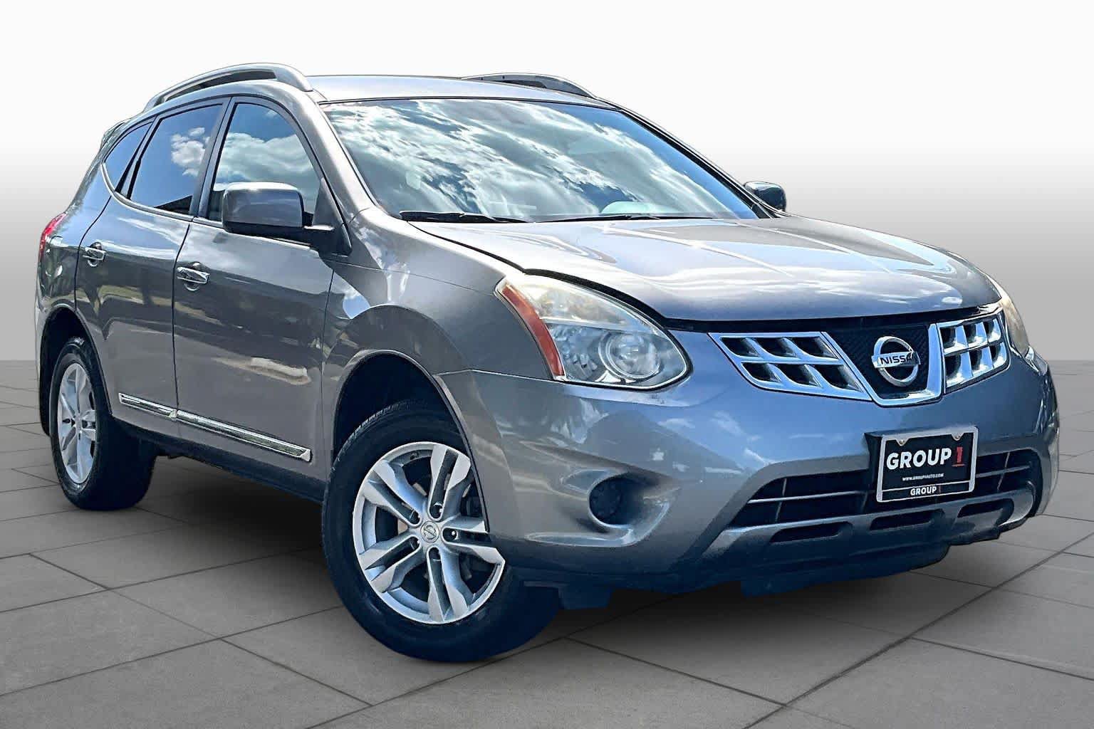 Used 2012 Nissan Rogue SV AWD/4WD image 2