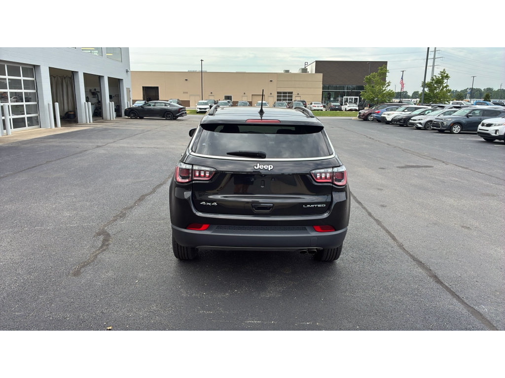 Used 2022 Jeep Compass Limited w/ Sun and Sound Group AWD/4WD image 6