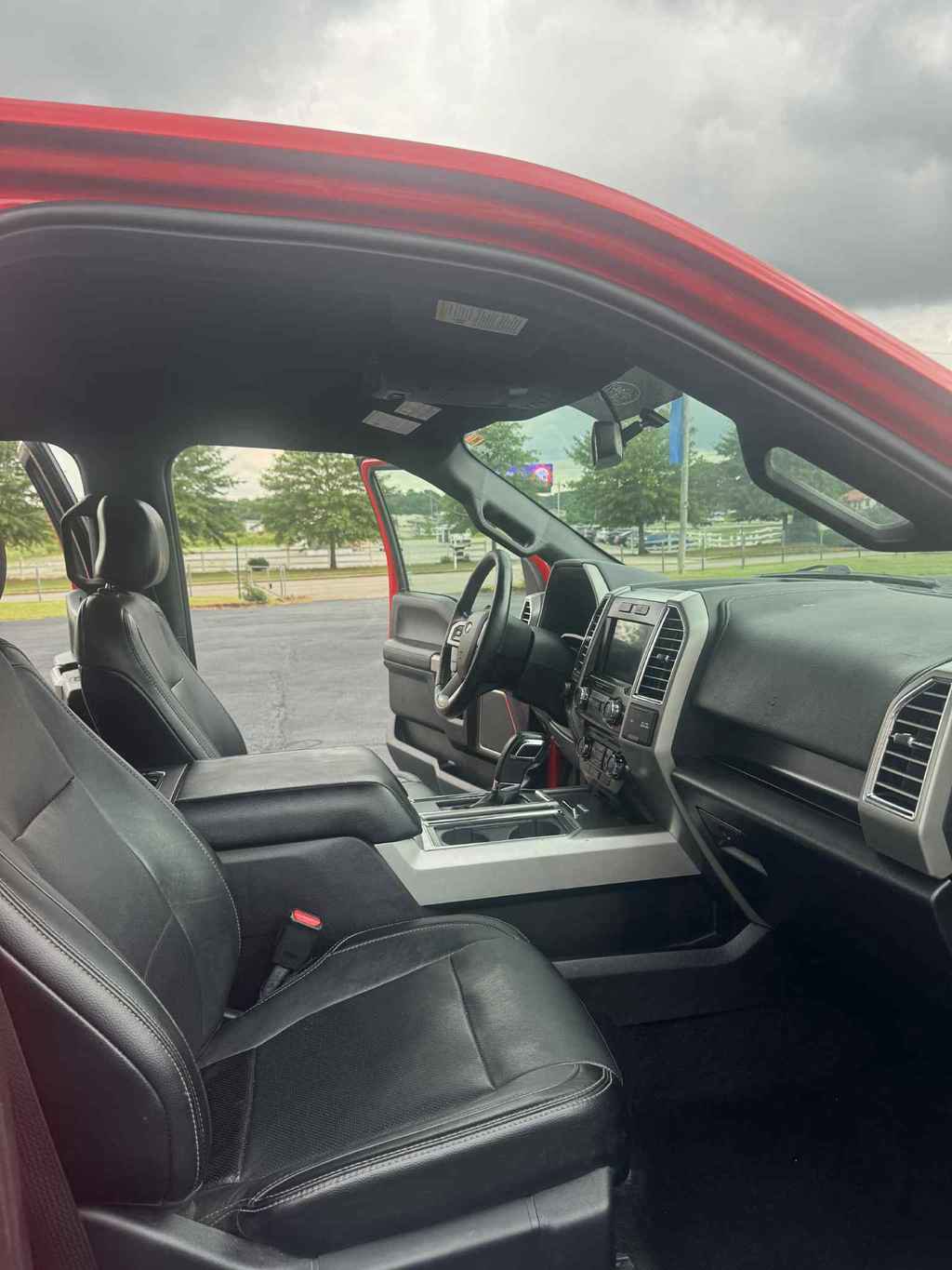 Used 2016 Ford F150 Lariat image 11