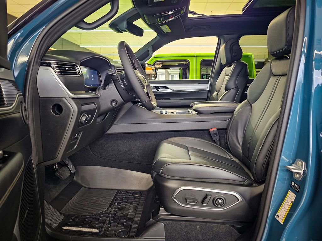 New 2026 Jeep Grand Wagoneer 4WD image 13