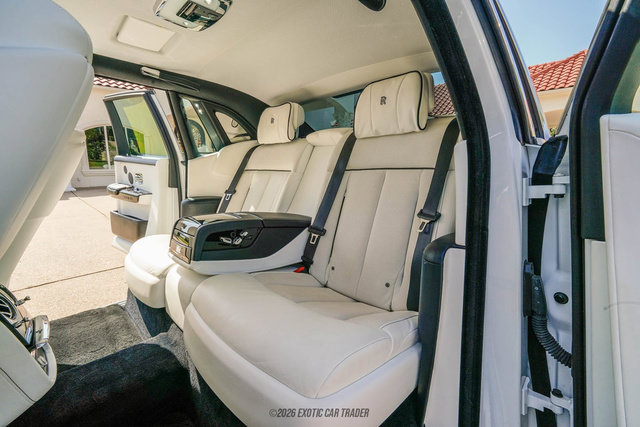 Used 2020 Rolls-Royce Phantom Sedan RWD image 25