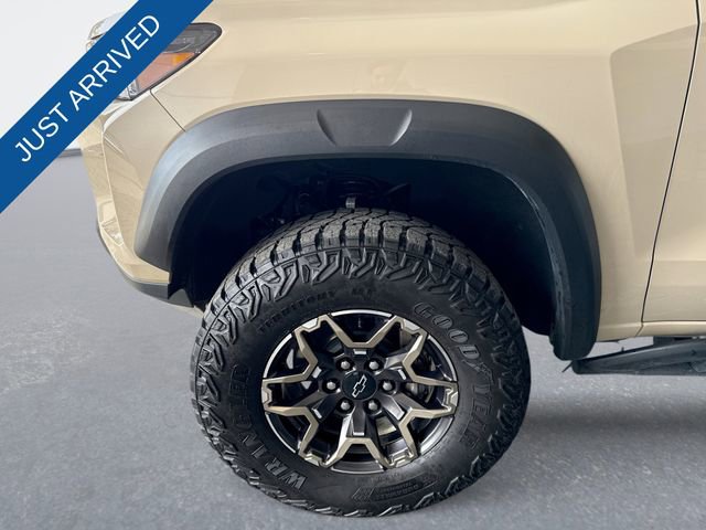 Used 2024 Chevrolet Colorado ZR2 w/ ZR2 Convenience Package III image 9