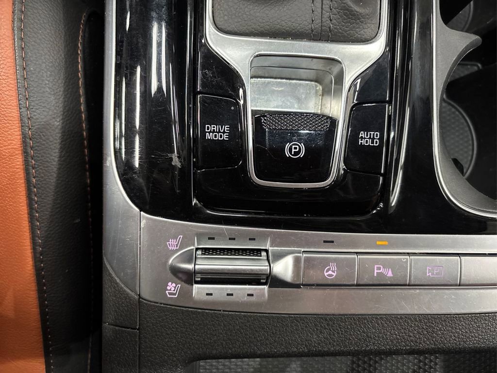 Used 2024 Kia Carnival SX Prestige image 37