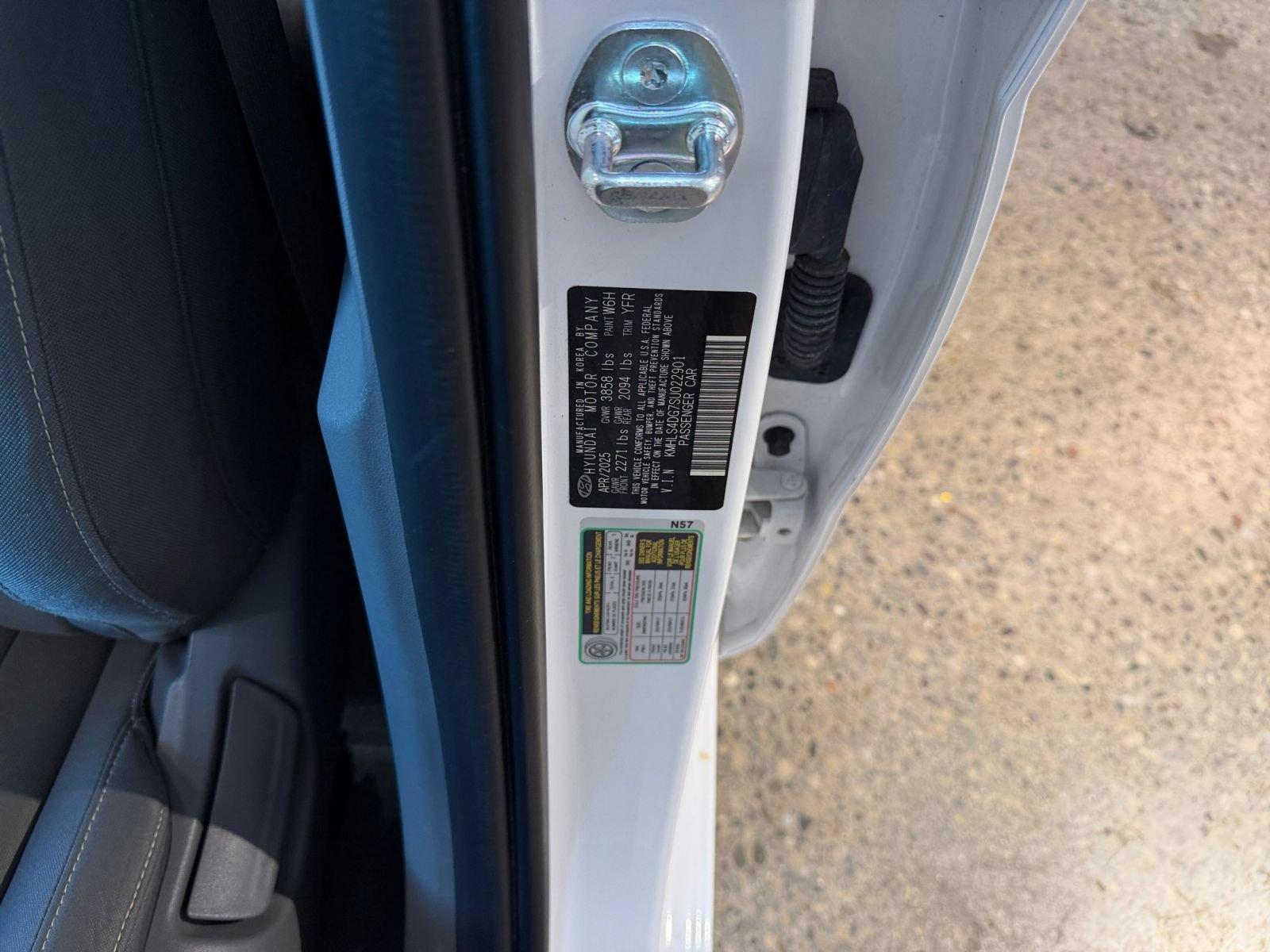 Used 2025 Hyundai Elantra SEL FWD image 30